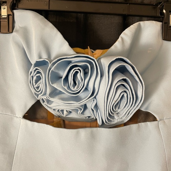 Elegant Baby Blue Dress with Floral Detail - Picture 3 of 6